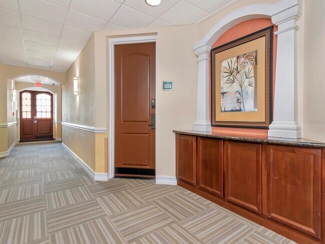 Building Photo - 13941 Clubhouse Dr