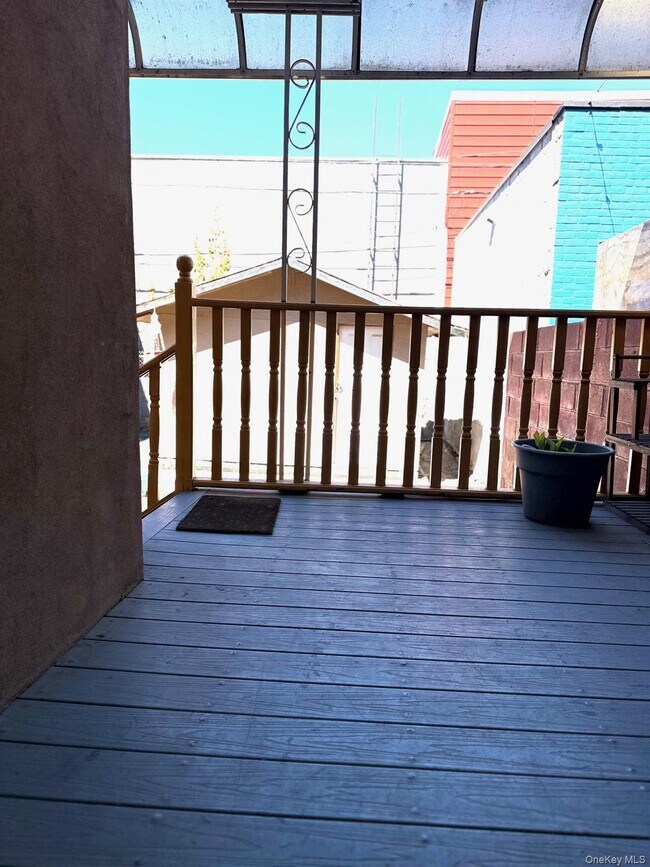 Building Photo - 235 Starr St