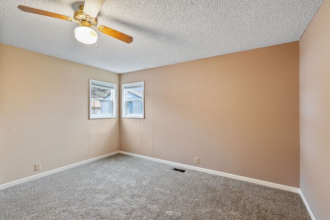 Building Photo - Adorable Rancher in Northeast Spokane