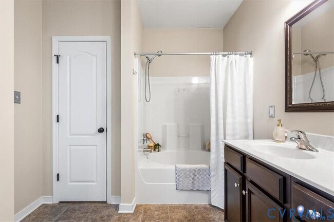 Building Photo - 7319 Vicenzo Dr