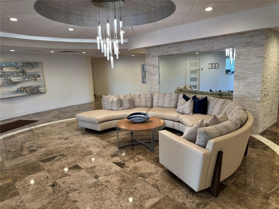 Building Photo - 3800 Galt Ocean Dr