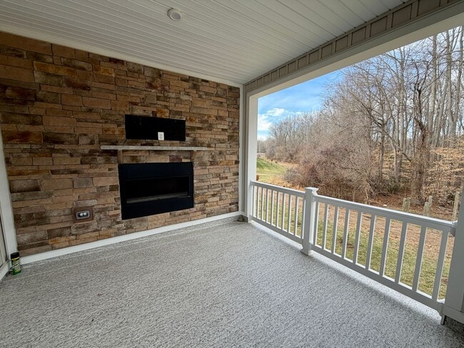 Building Photo - Welcome to the Village at Pine View!