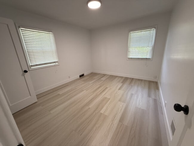 Building Photo - 4250 S 1300 E