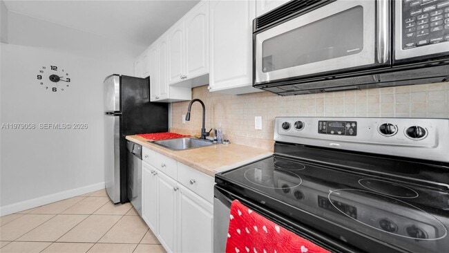 Building Photo - 415 NE 2nd St