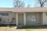 Building Photo - 221 Ellis St