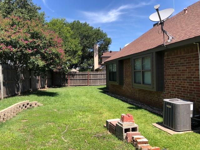 Building Photo - 2062 Bronco Ln