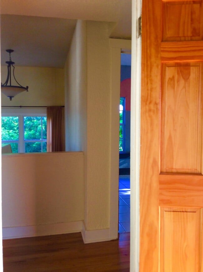 Building Photo - 382 Ellamar Rd