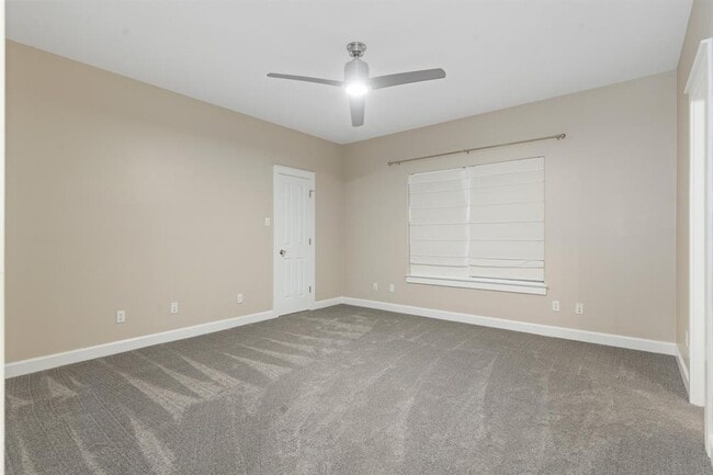 Building Photo - 10101 Twin Lake Loop