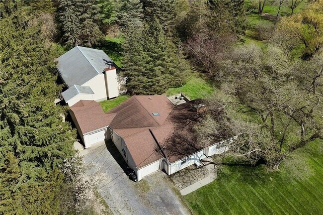 Building Photo - 213 Highgate Rd