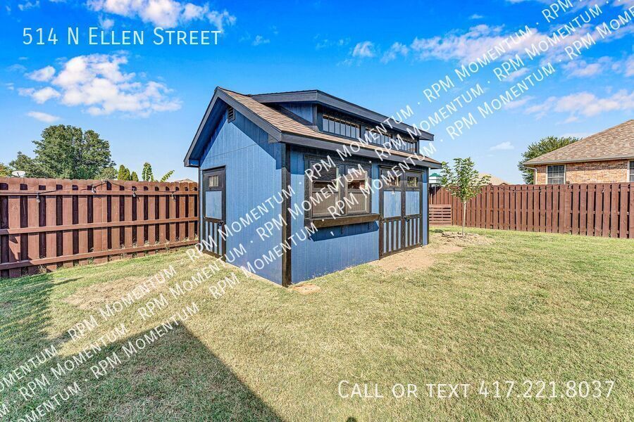 Building Photo - 514 N Ellen St