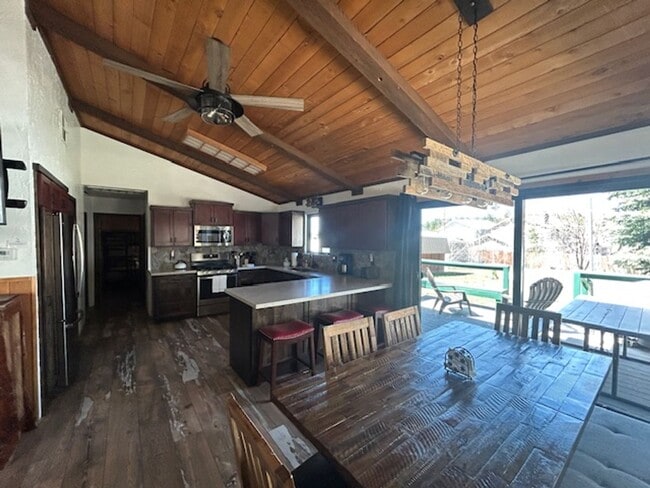 Building Photo - Moonridge 2 Bedroom/2 Baths