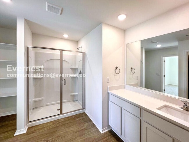 Building Photo - 1607 Ridgefield Cir