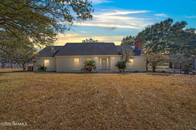 Building Photo - 1401 E Bayou Pkwy