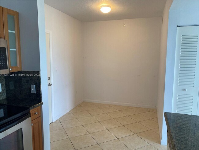 Building Photo - 1 Glen Royal Pky