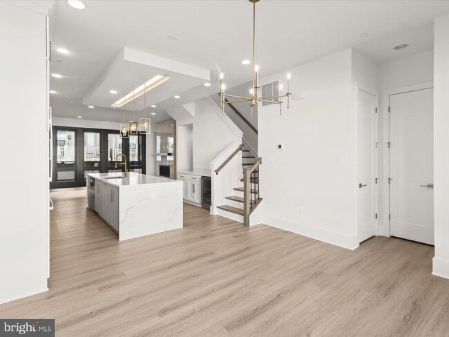 Building Photo - 14920 Dispatch St