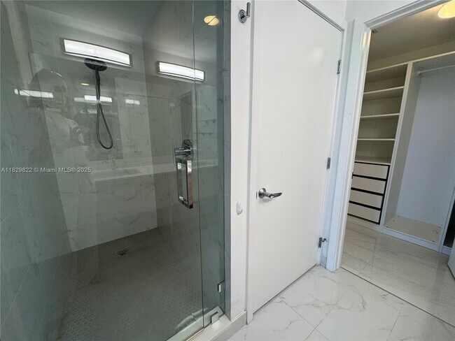 Building Photo - 16385 Biscayne Blvd