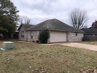Building Photo - Beautiful 3 Bedroom Home in a Quiet Searcy Neighborhood!