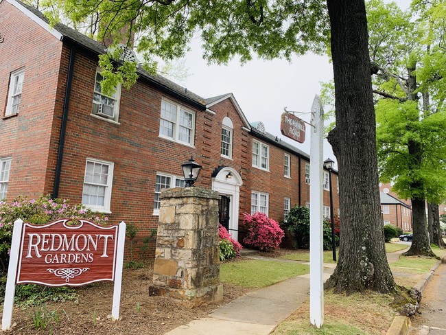 Redmont Gardens - 2844 Thornhill Rd