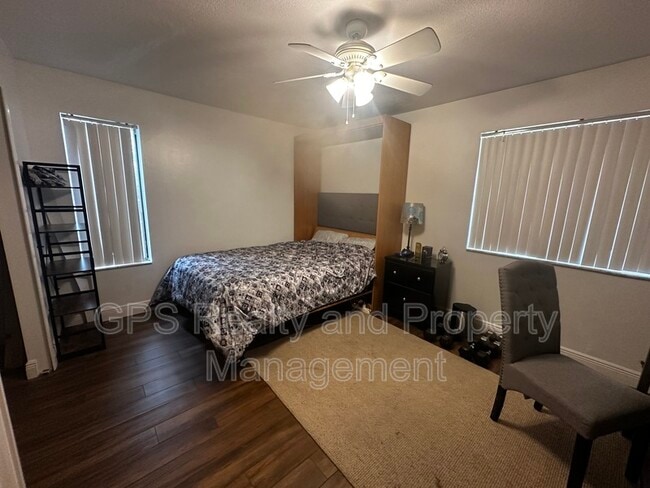 Building Photo - 651 Tam Ct