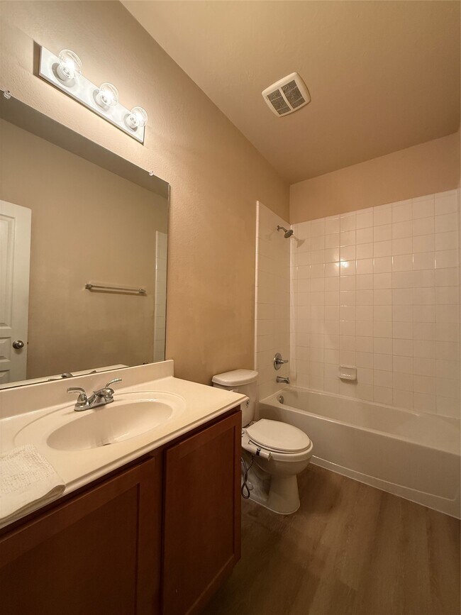 Building Photo - 8206 Malago Point Dr