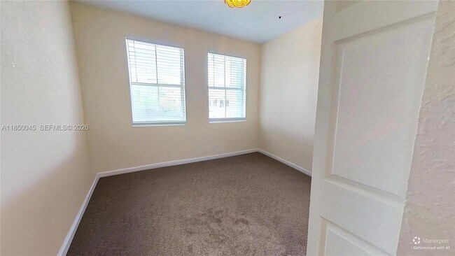 Building Photo - 1420 SE 26th Ave