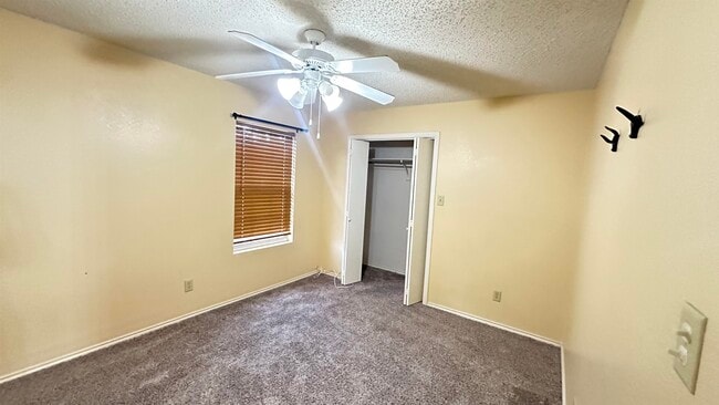 Building Photo - 1028 Merrimack Loop