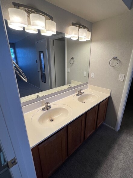 Building Photo - 8625 E Belleview Pl