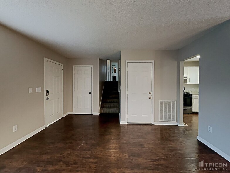Building Photo - 114 Ivy Brook Dr
