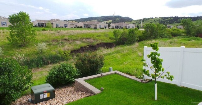 Building Photo - SPACIOUS | 3 BEDROOM | TOWNHOME | LOCATED ...