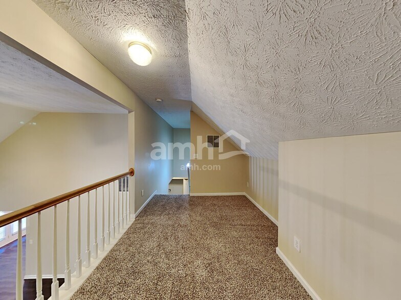 Building Photo - 532 Halley Way