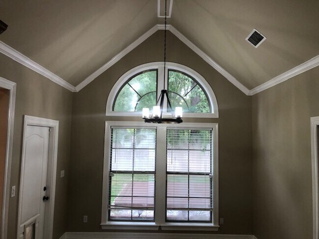 Building Photo - 472 Grand Oaks Dr