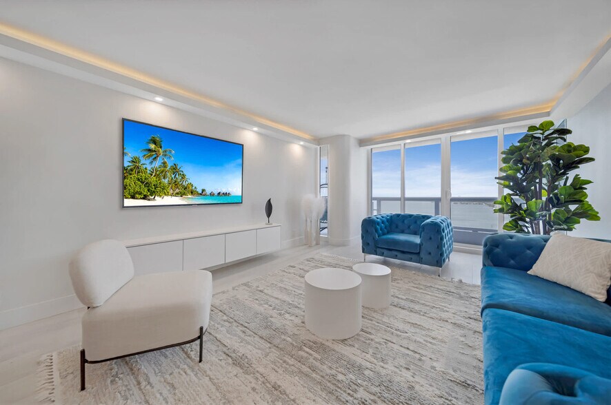 Building Photo - 1717 N Bayshore Dr