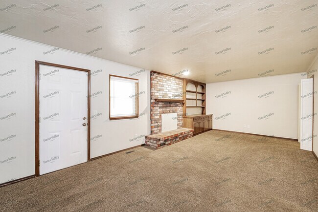 Building Photo - 5817 NW 70th St
