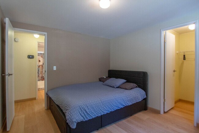 Building Photo - Furnished Shingletown Home with Horse Corr...