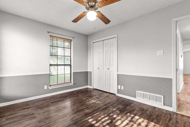Building Photo - 4802 Canyon Cir