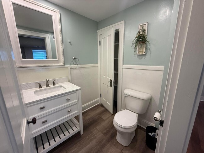 Building Photo - 160 1/2 W Mound St