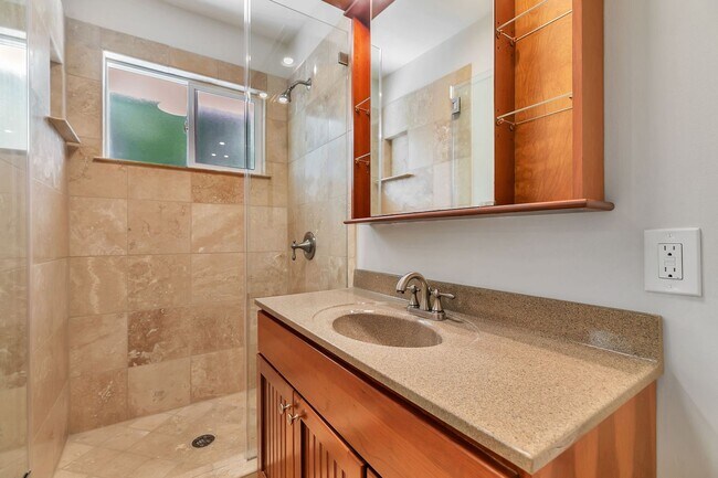 Building Photo - Move-In Ready Cambrian Gem – New Appliance...