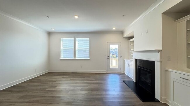 Building Photo - 813 Atkins Ln