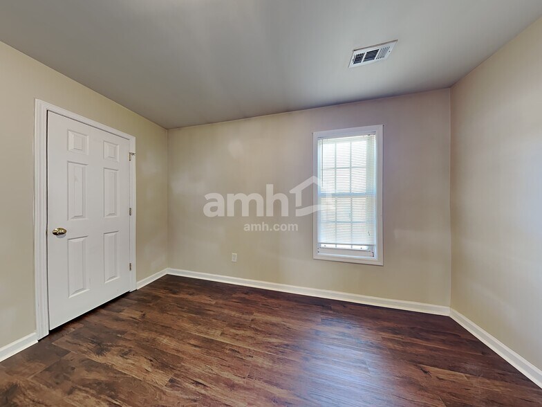 Building Photo - 815 Brookhannah Ct