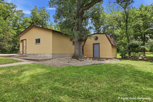Building Photo - 38624 N Miller Rd