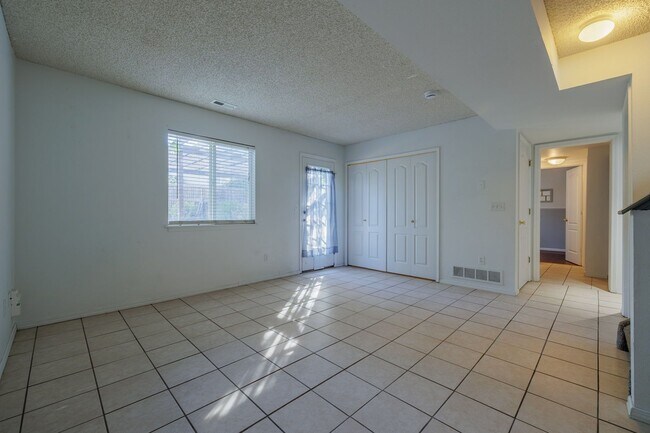 Building Photo - 5108 Hawk Springs Dr