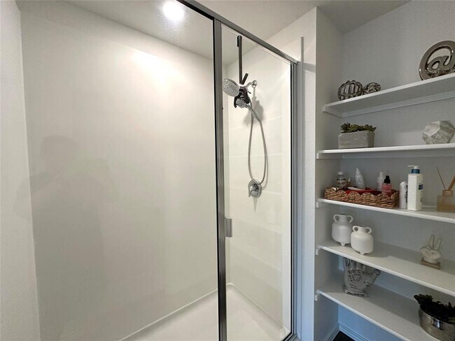 Building Photo - 504 Sandringham Lp