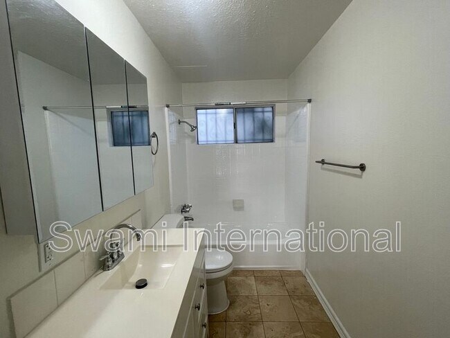 Building Photo - 345 Stepney St