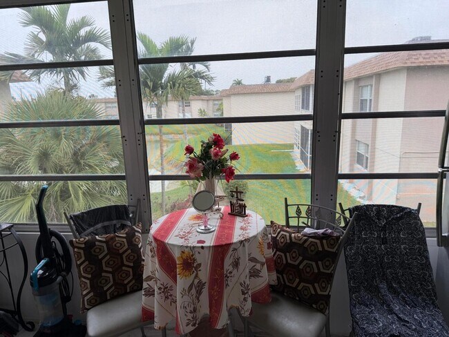 Building Photo - 502 Davis Rd