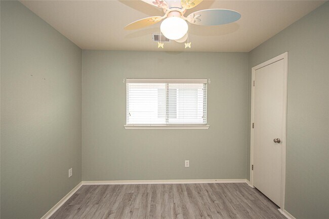 Building Photo - 21030 Alden's Oak