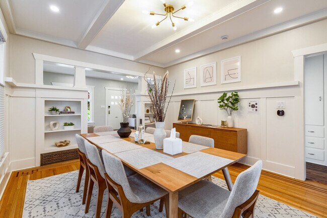 Building Photo - 1706 Warren Ave N