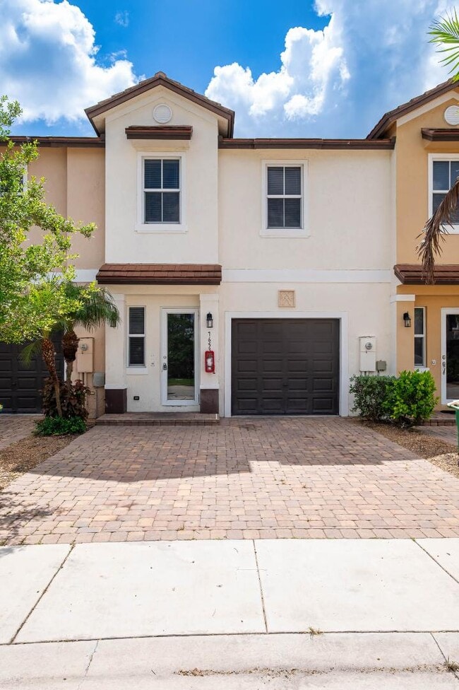 Building Photo - 7651 NW 88th Terrace