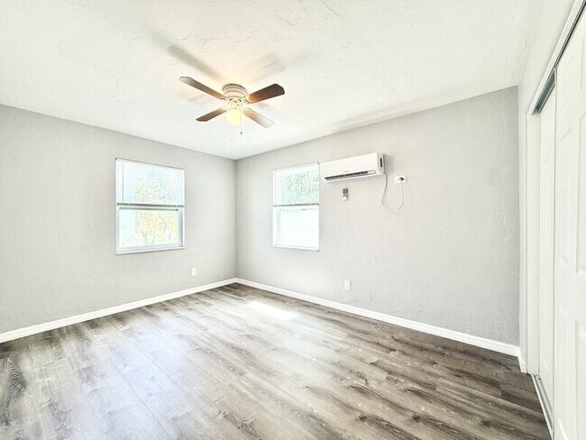 Building Photo - 4091 58th Ave