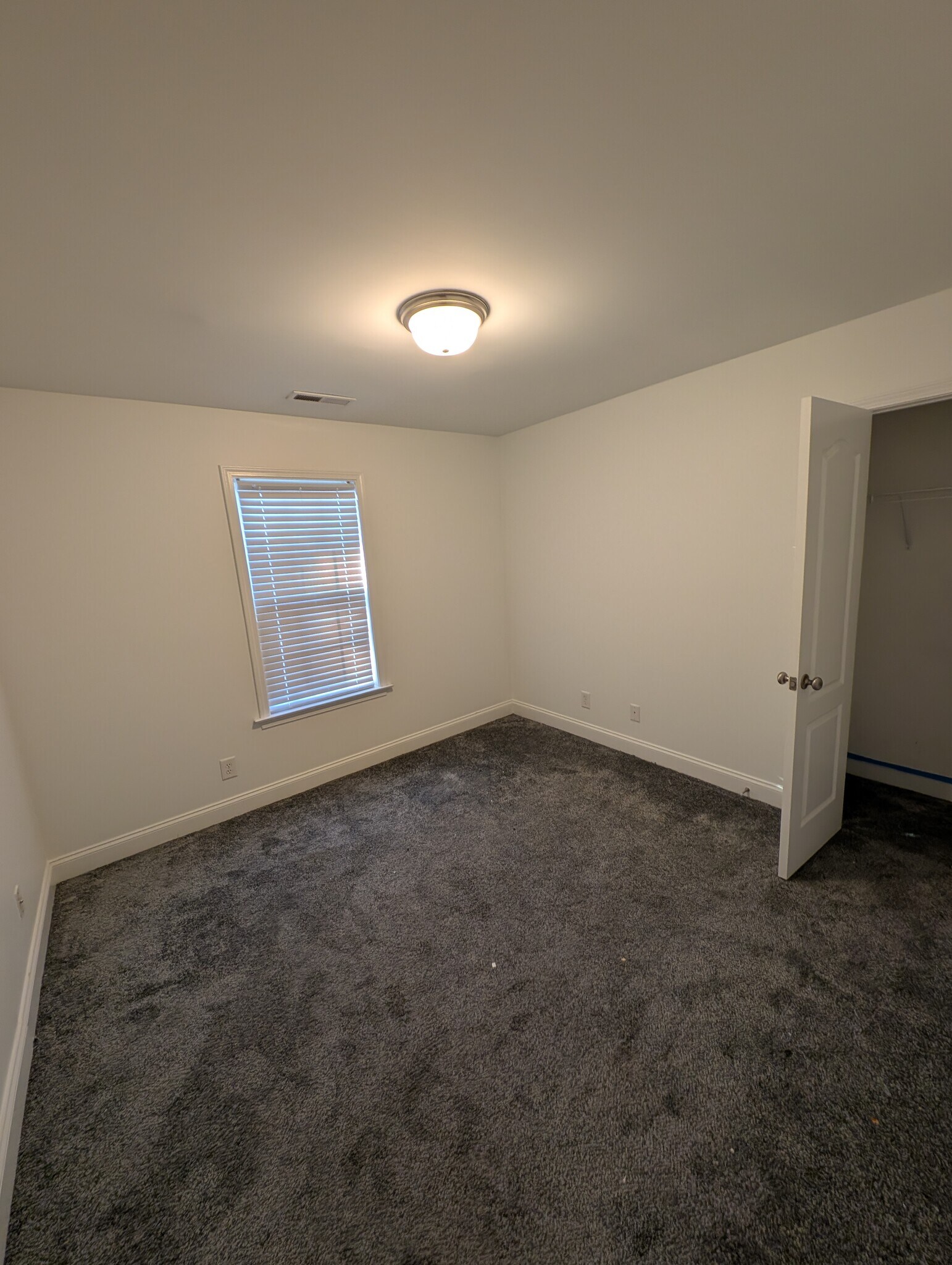 Building Photo - 2613 Zola Dr