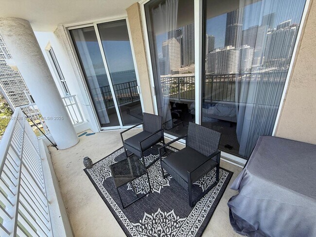 Building Photo - 701 Brickell Key Blvd